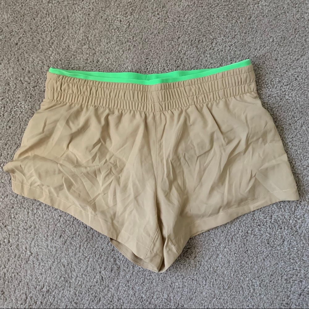 Fabletics Hali Run Shorts 3.5”